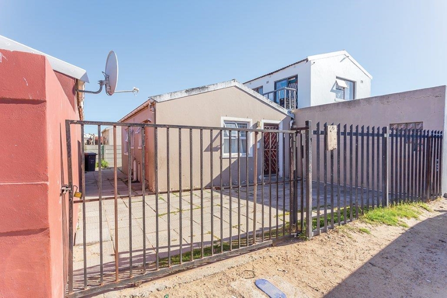 2 Bedroom Property for Sale in Phoenix Western Cape